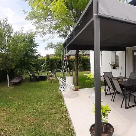 فيلة Vila Green *